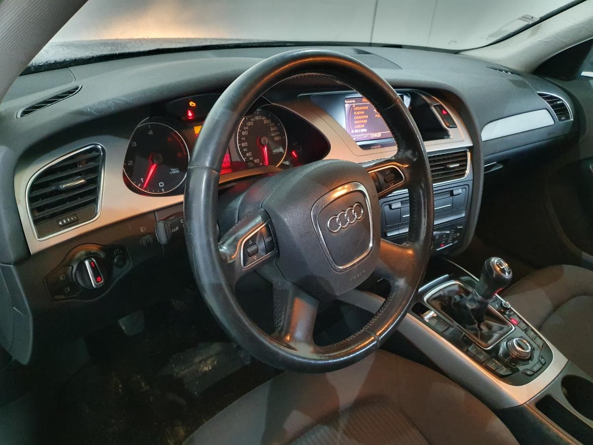 Audi A4 2.0 TDI · Ano 2009 — image 29