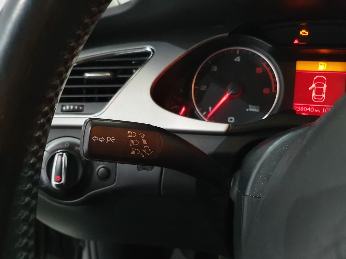 Audi A4 2.0 TDI · Ano 2009 — image 33