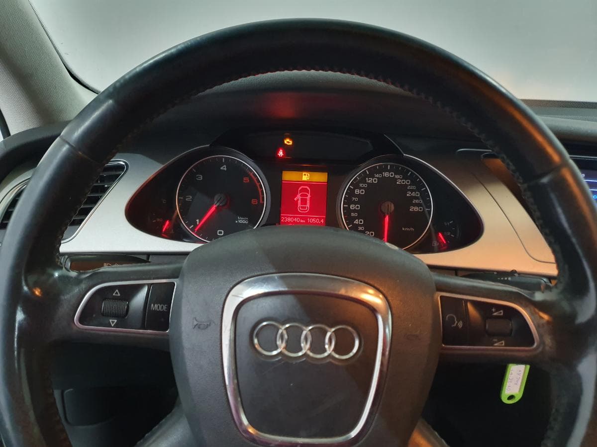Audi A4 2.0 TDI · Ano 2009 — image 36