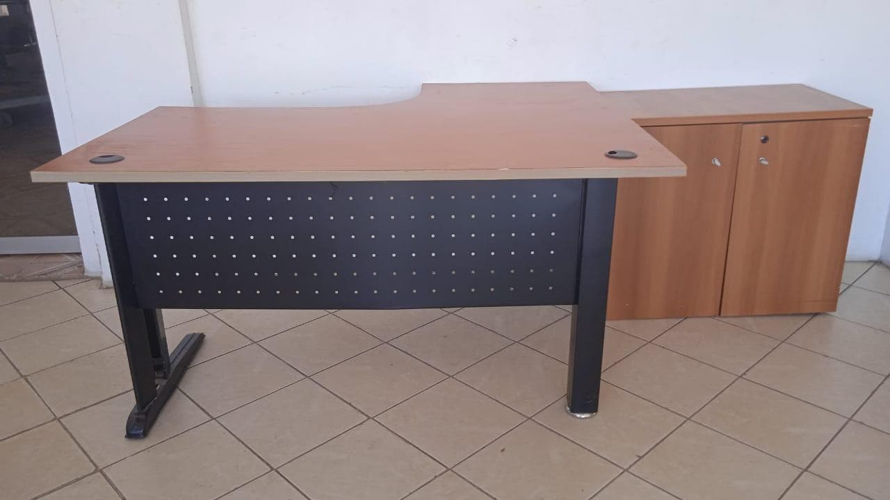 Mobiliario de oficina ·