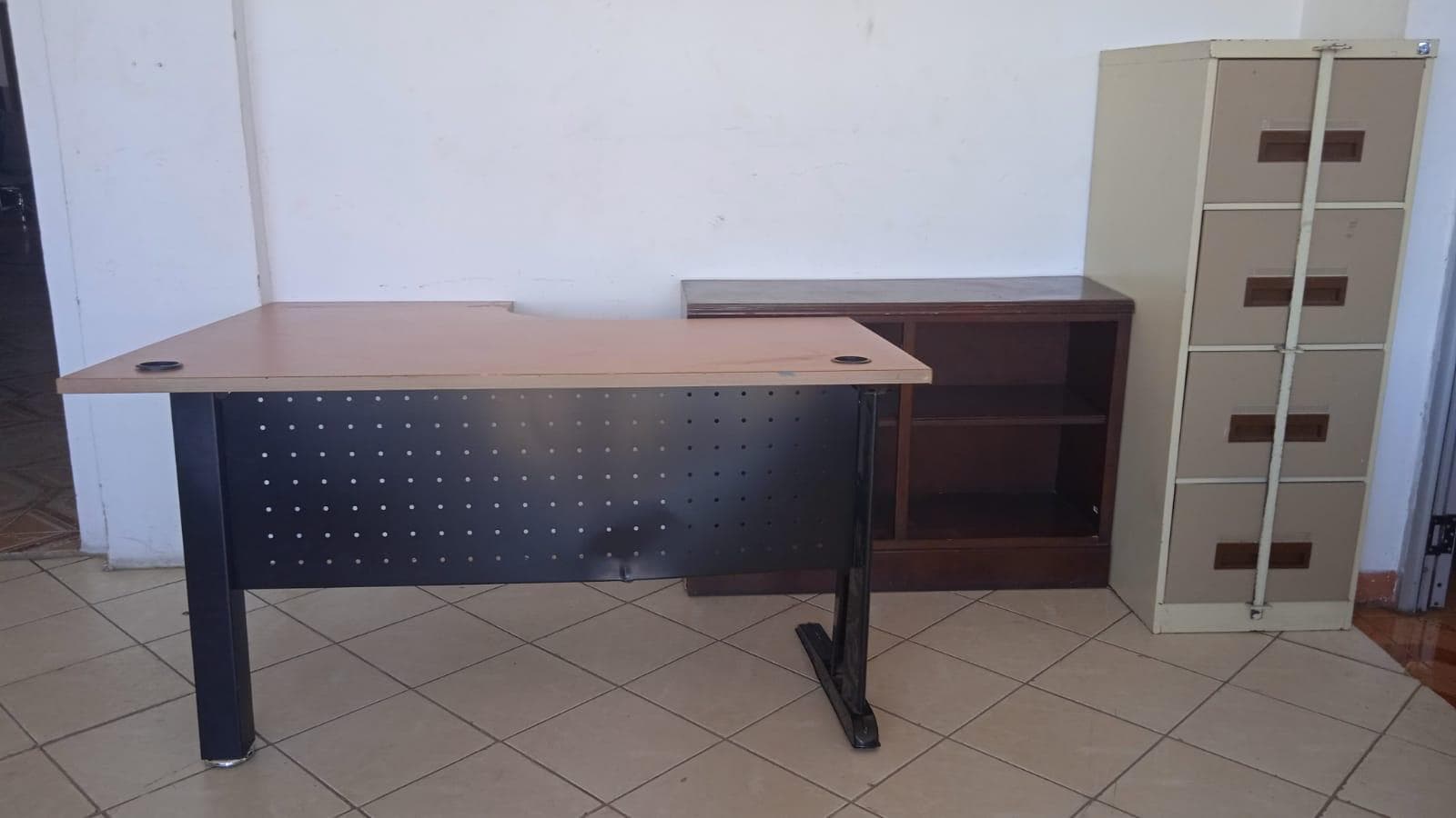 Mobiliario de oficina ·