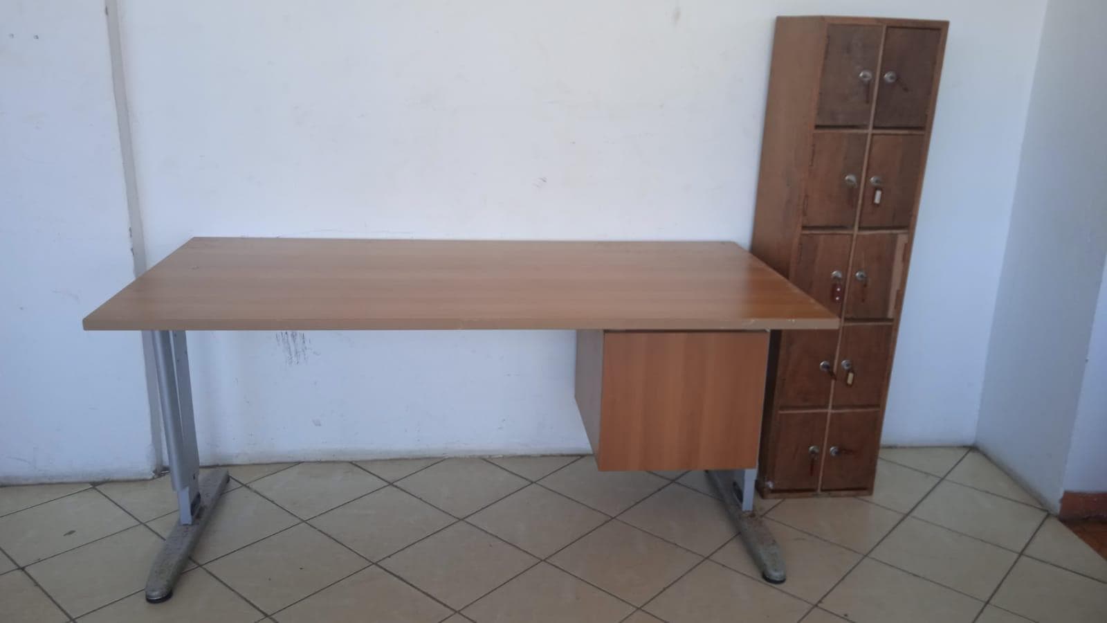 Mobiliario de oficina ·