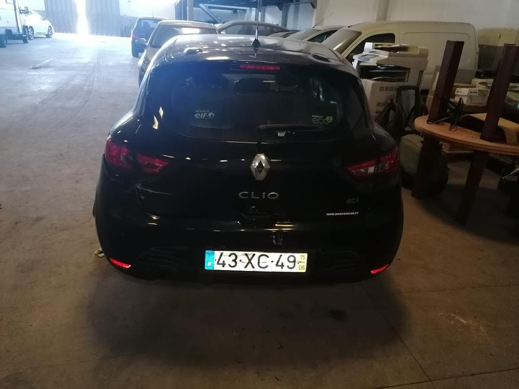 Renault Clio 1.5DCI · Ano 2015 — imagen 4
