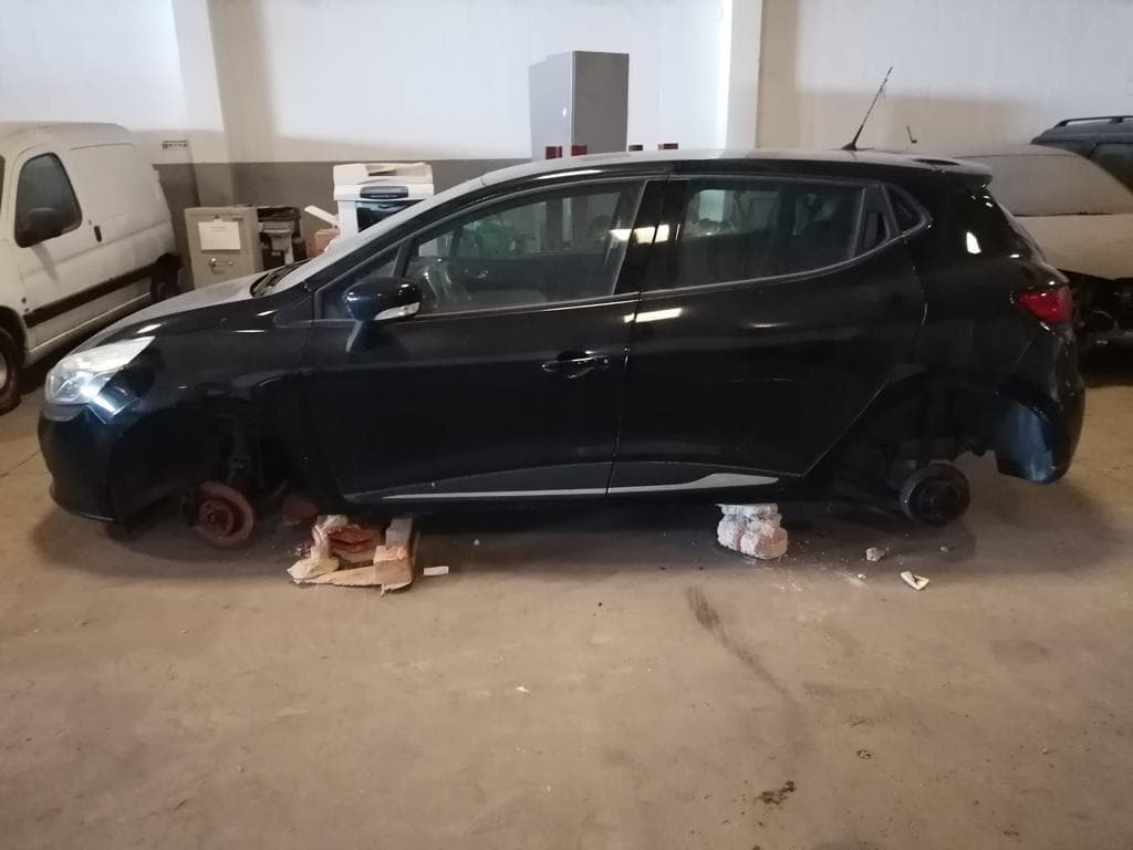 Renault Clio 1.5DCI · Ano 2015 — imagen 6