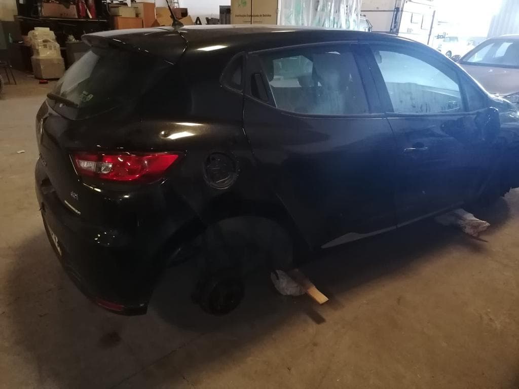 Renault Clio 1.5DCI · Ano 2015 — imagen 5
