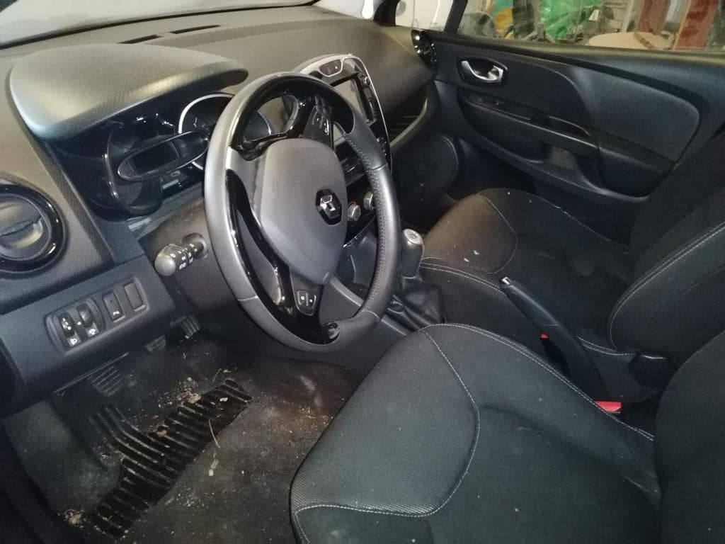 Renault Clio 1.5DCI · Ano 2015 — imagen 12