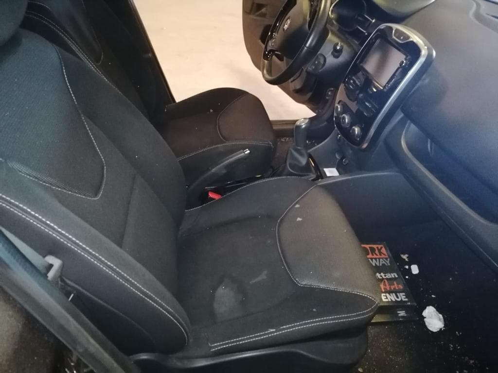 Renault Clio 1.5DCI · Ano 2015 — imagen 20