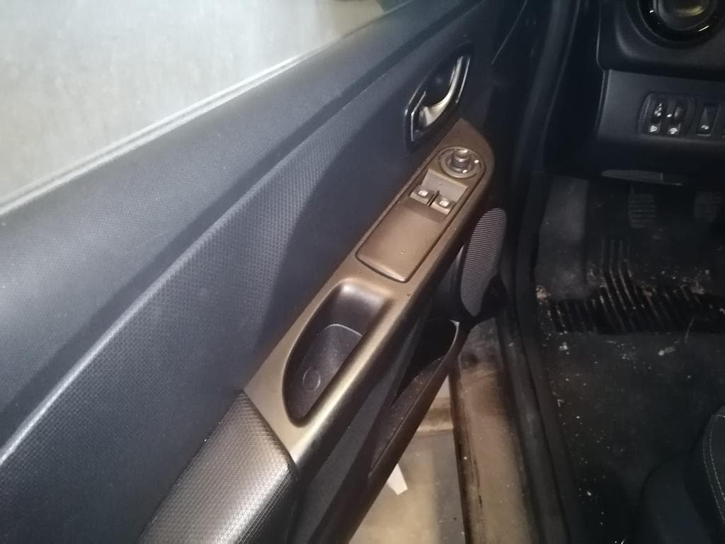 Renault Clio 1.5DCI · Ano 2015 — imagen 26