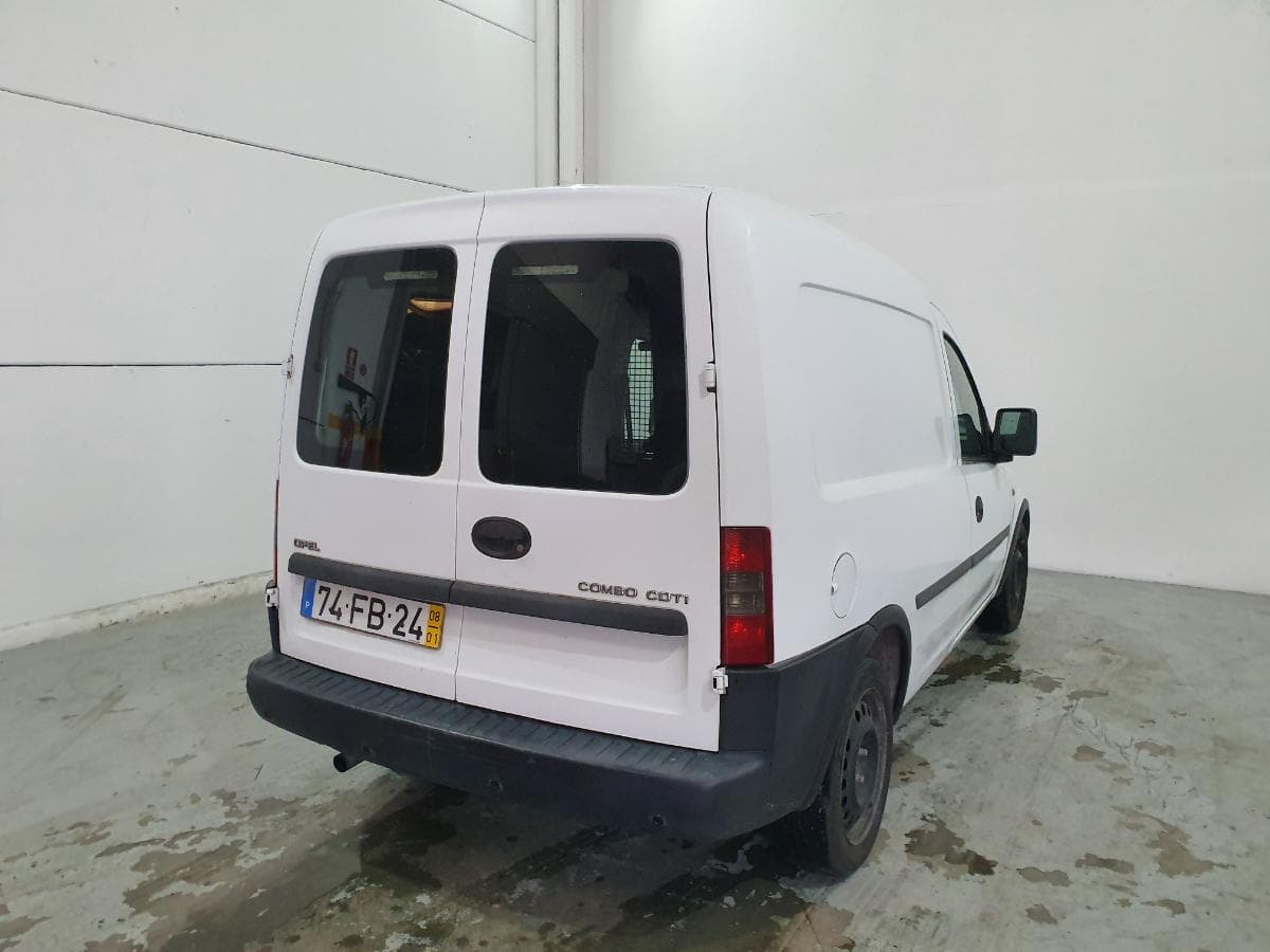 Opel Combo 1.3CDTI 16V · Ano 2008 — imagem 6