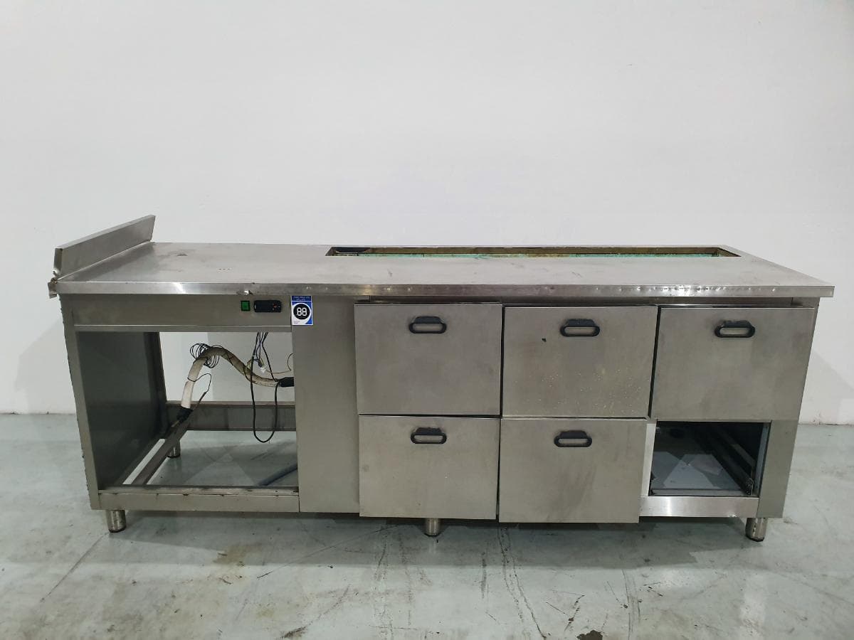 Mueble de acero inoxidable