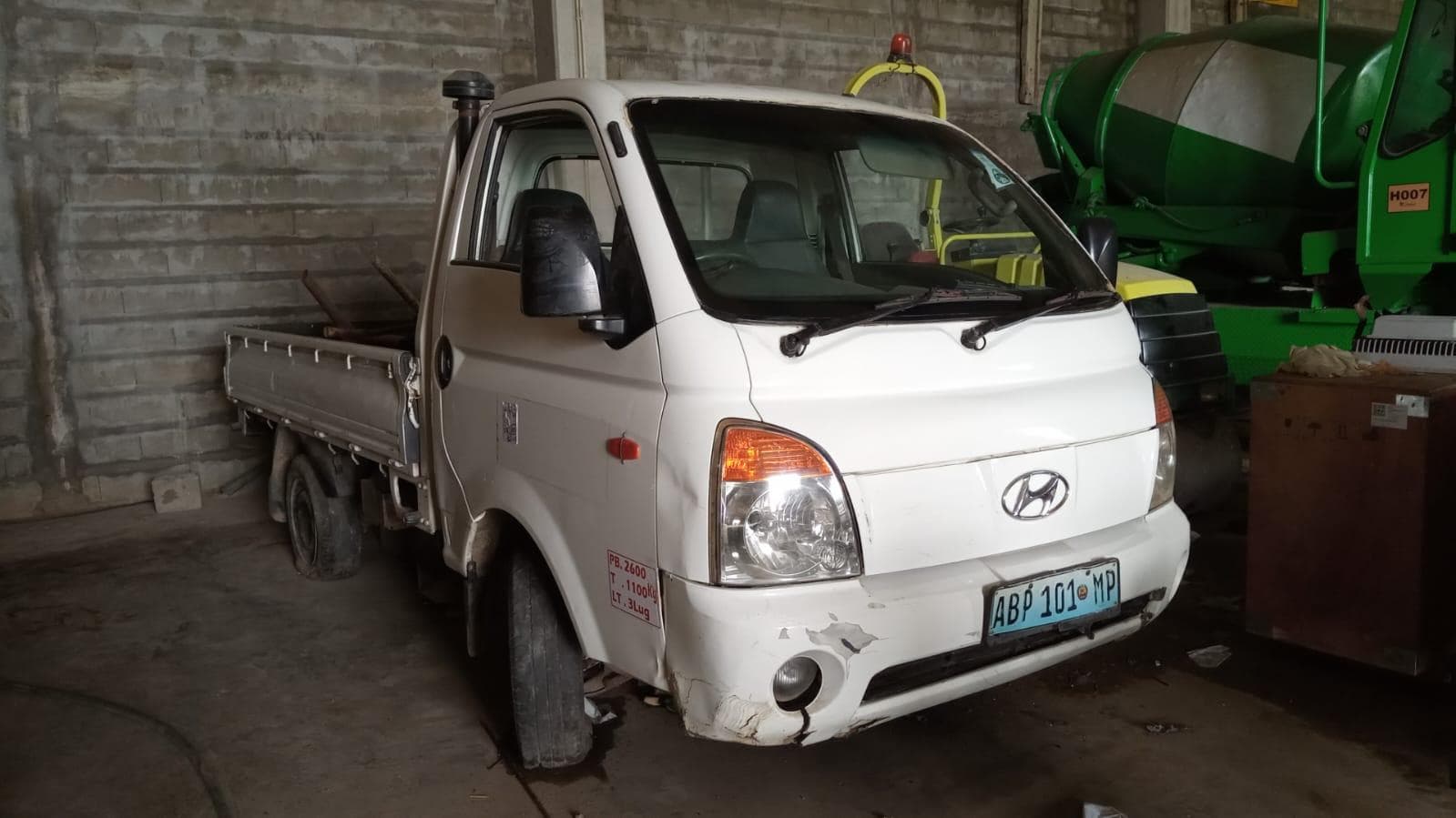 Hyundai H-100 · — image 1