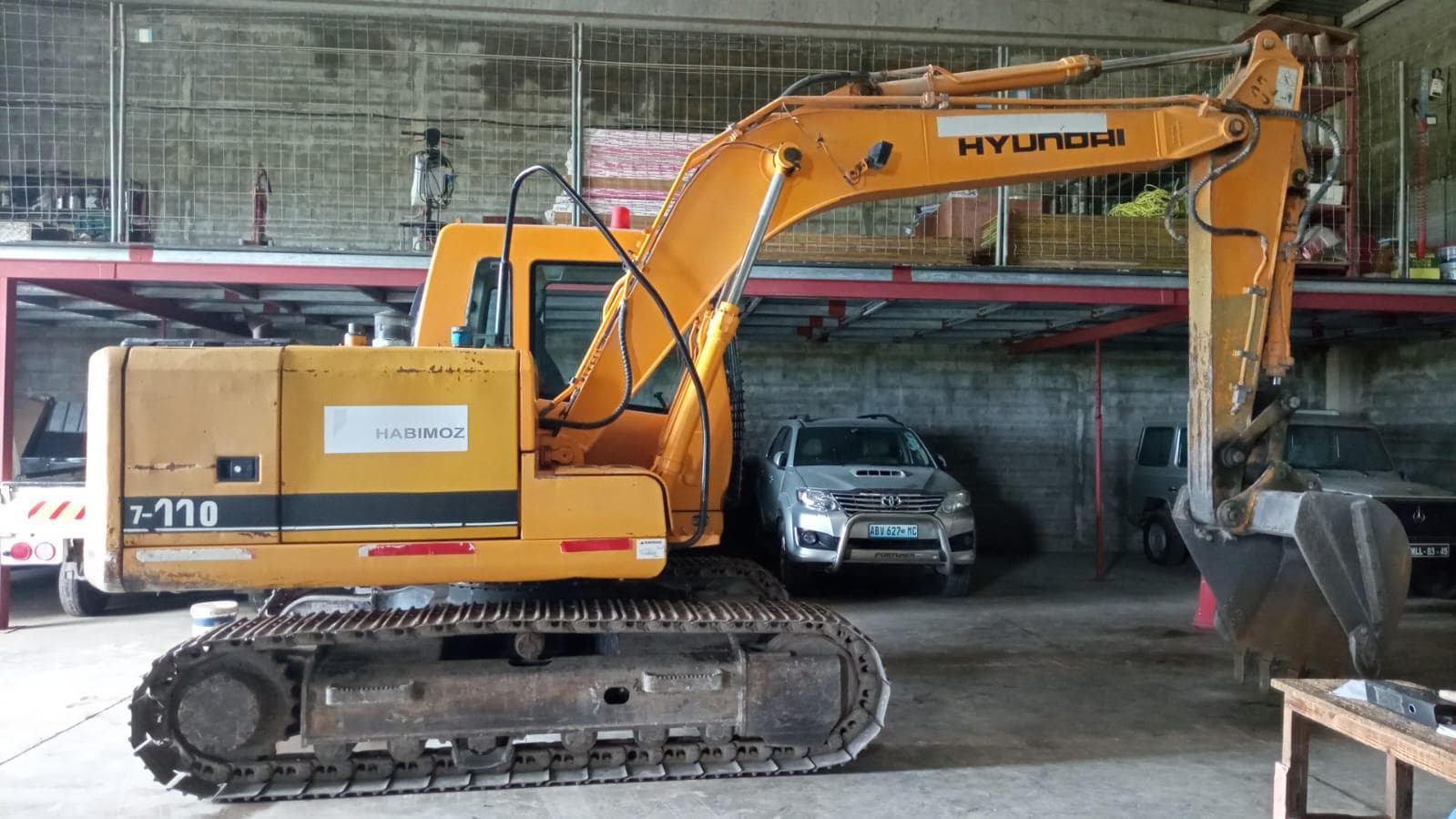 Escavadeira Hyundai · — image 1