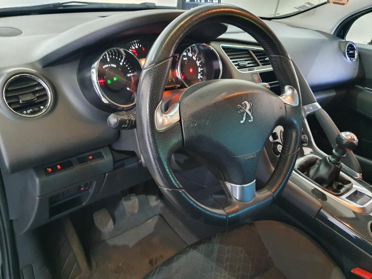 Peugeot 3008 1.6 BlueHDI · Ano 2015 — imagem 40