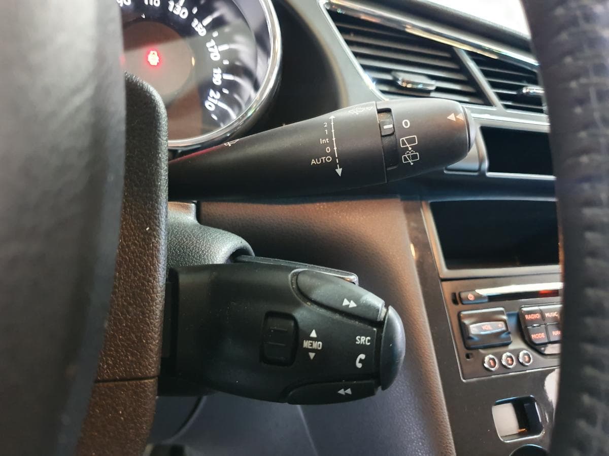 Peugeot 3008 1.6 BlueHDI · Ano 2015 — imagem 41