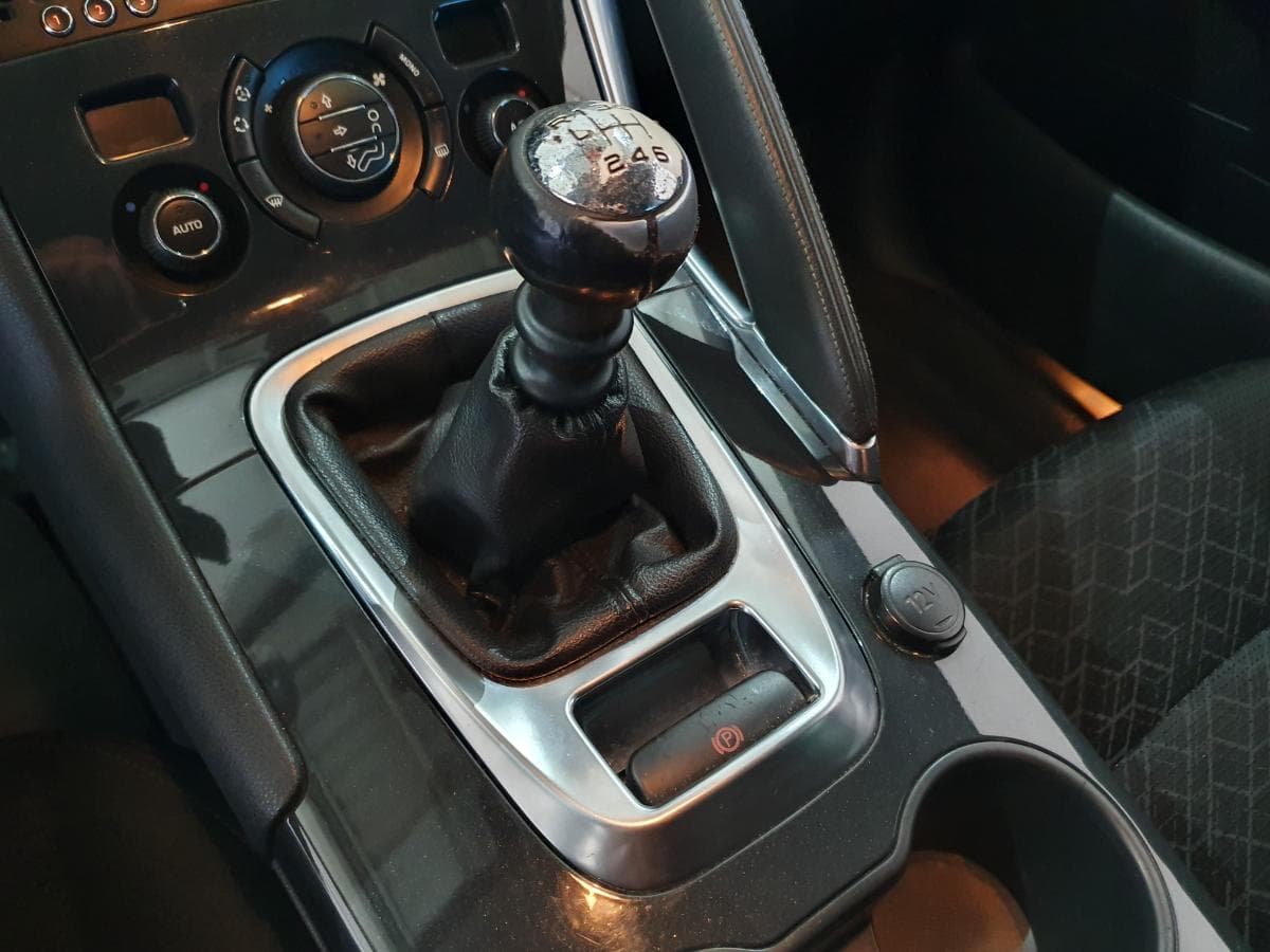 Peugeot 3008 1.6 BlueHDI · Ano 2015 — imagem 44