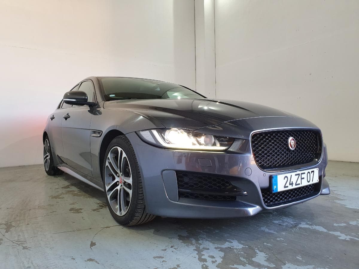 Jaguar XE 2.0D · Ano 2016 — image 2