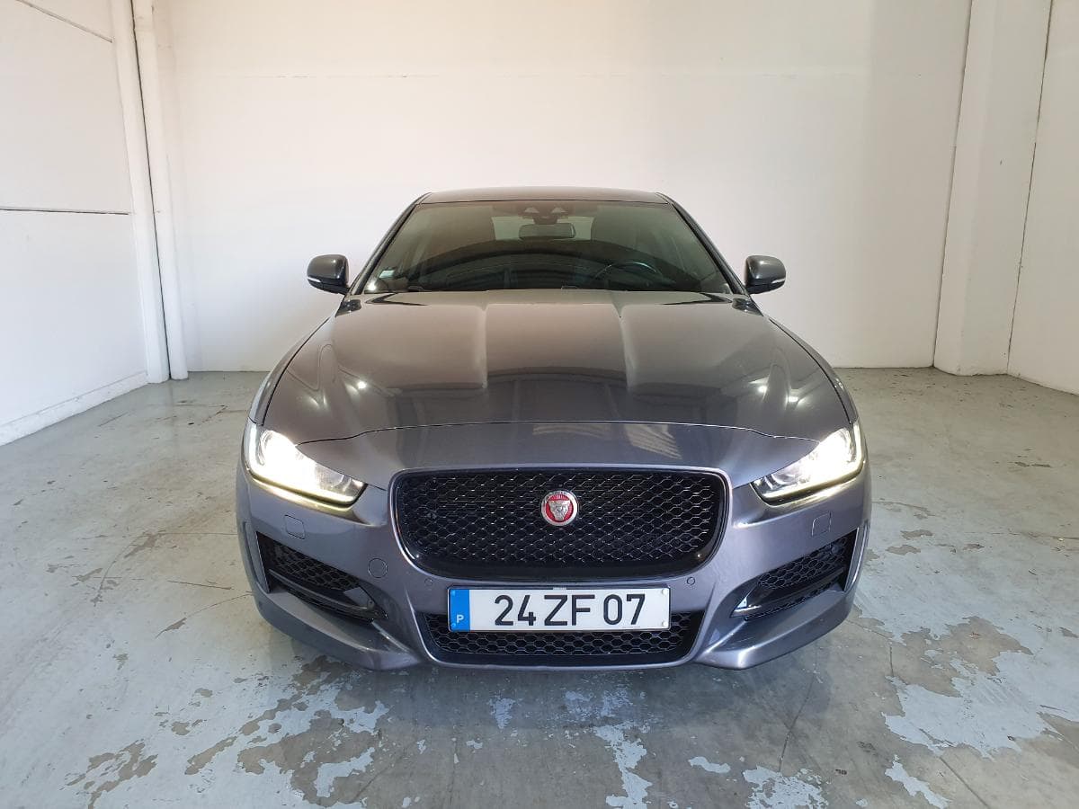 Jaguar XE 2.0D · Ano 2016 — image 4