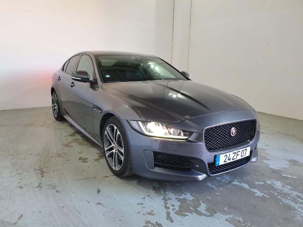 Jaguar XE 2.0D · Ano 2016 — image 1