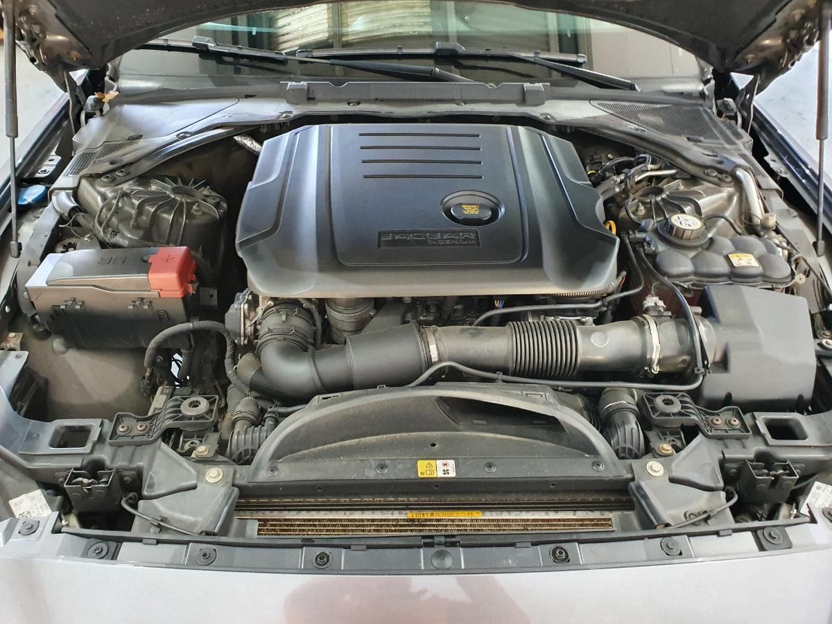 Jaguar XE 2.0D · Ano 2016 — image 5