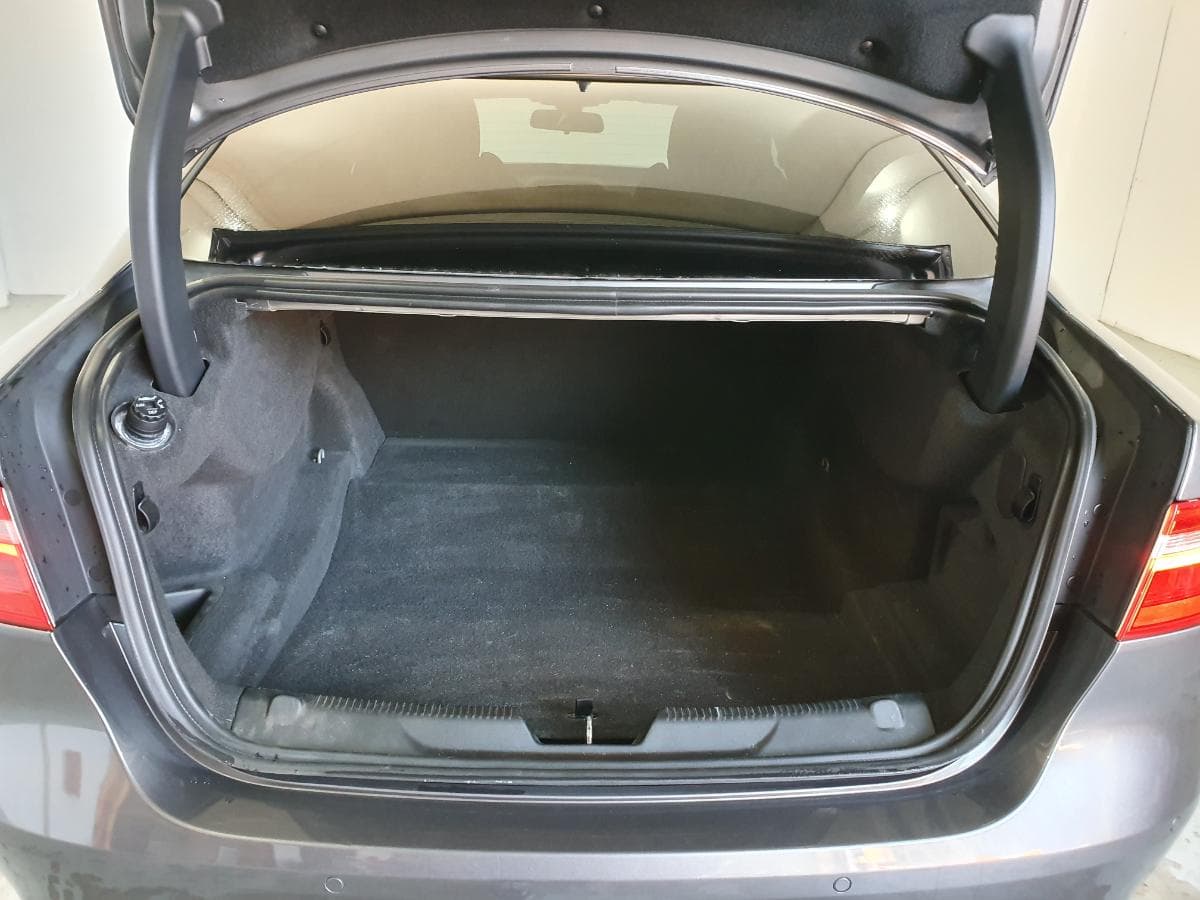 Jaguar XE 2.0D · Ano 2016 — image 8