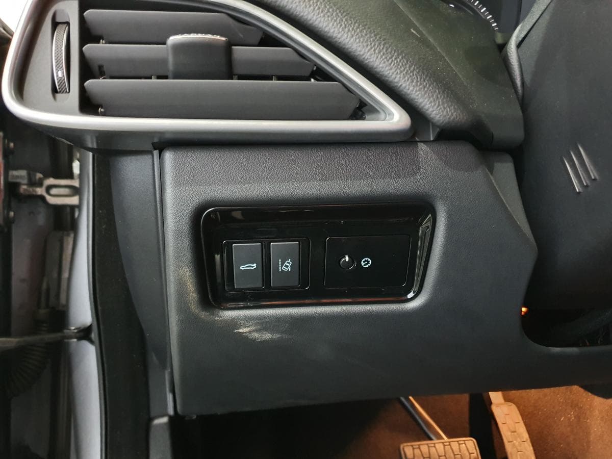 Jaguar XE 2.0D · Ano 2016 — image 33