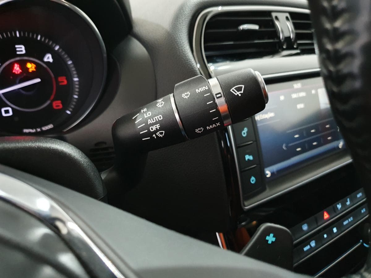 Jaguar XE 2.0D · Ano 2016 — image 34