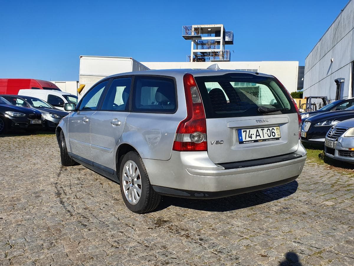 Volvo V50 2.0D · Ano 2005 — imagen 5