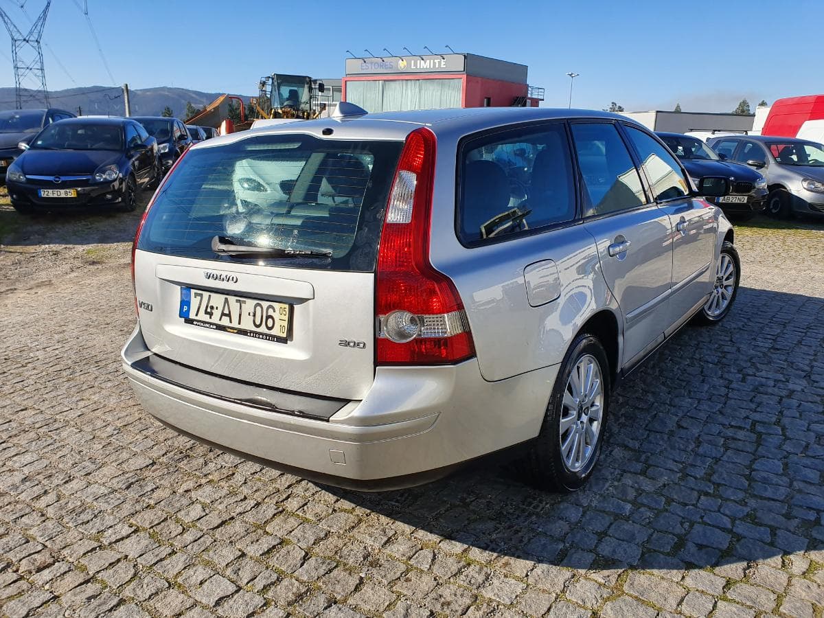 Volvo V50 2.0D · Ano 2005 — imagen 6