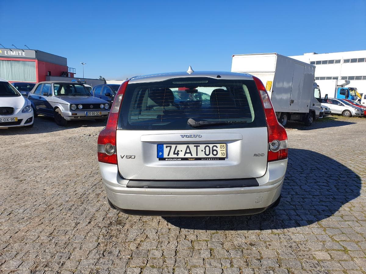 Volvo V50 2.0D · Ano 2005 — imagen 7