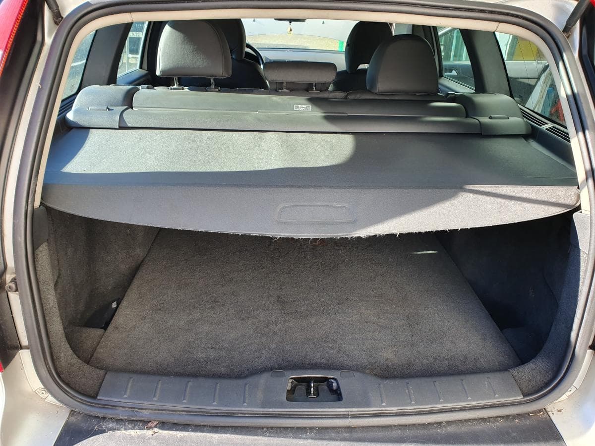 Volvo V50 2.0D · Ano 2005 — imagen 8