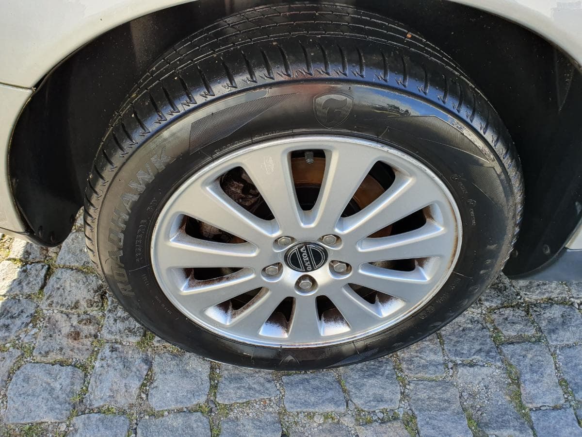 Volvo V50 2.0D · Ano 2005 — imagen 14