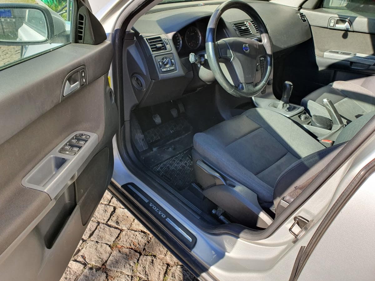 Volvo V50 2.0D · Ano 2005 — imagen 18