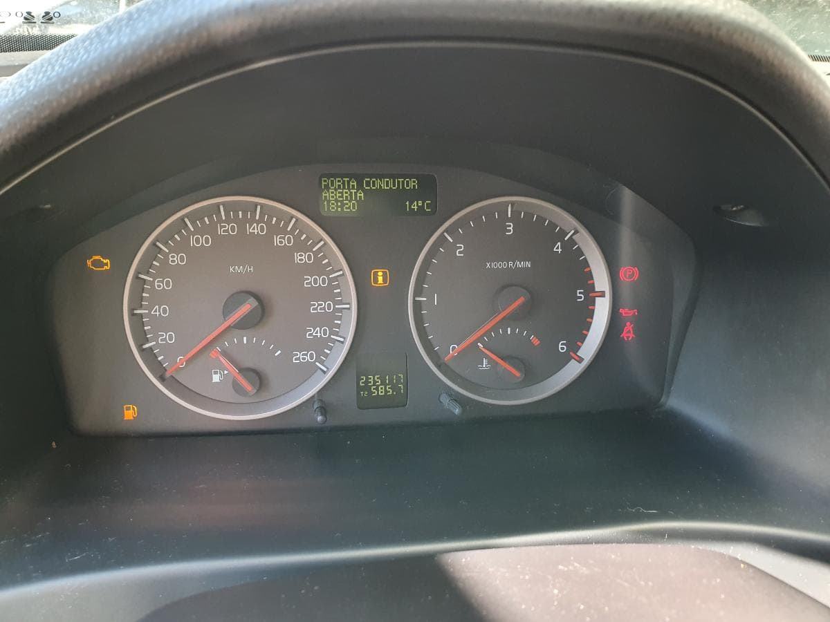 Volvo V50 2.0D · Ano 2005 — imagen 22
