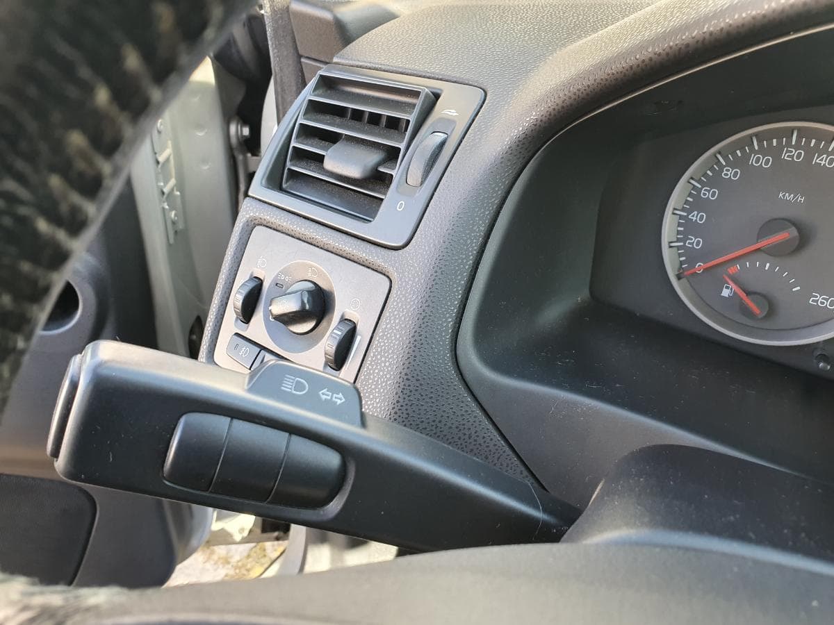 Volvo V50 2.0D · Ano 2005 — imagen 27
