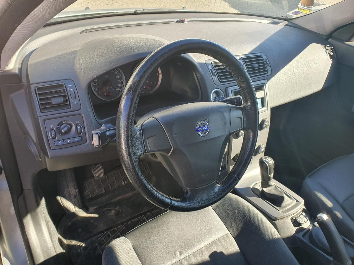 Volvo V50 2.0D · Ano 2005 — imagen 30