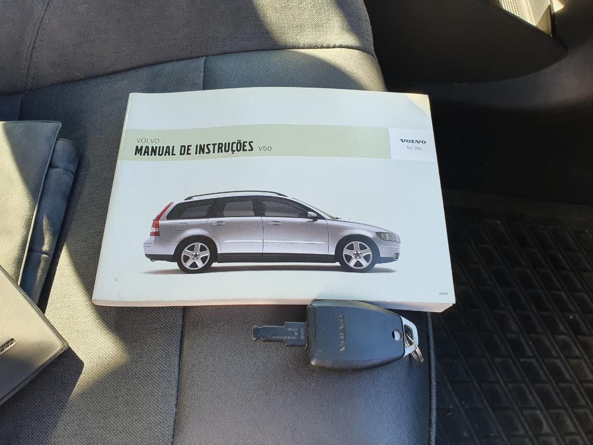 Volvo V50 2.0D · Ano 2005 — imagen 31
