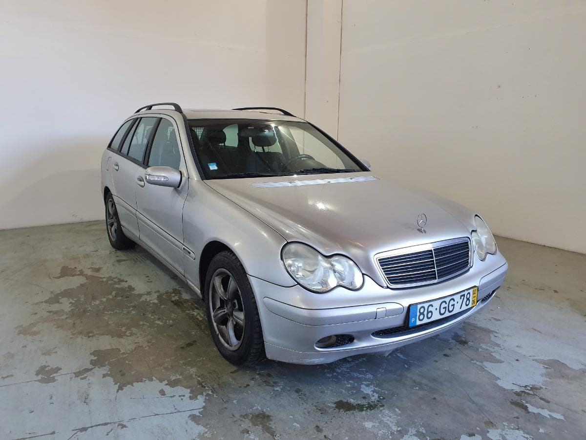 Mercedes-Benz C220 2.2 CDI · Ano 2002 — imagem 3
