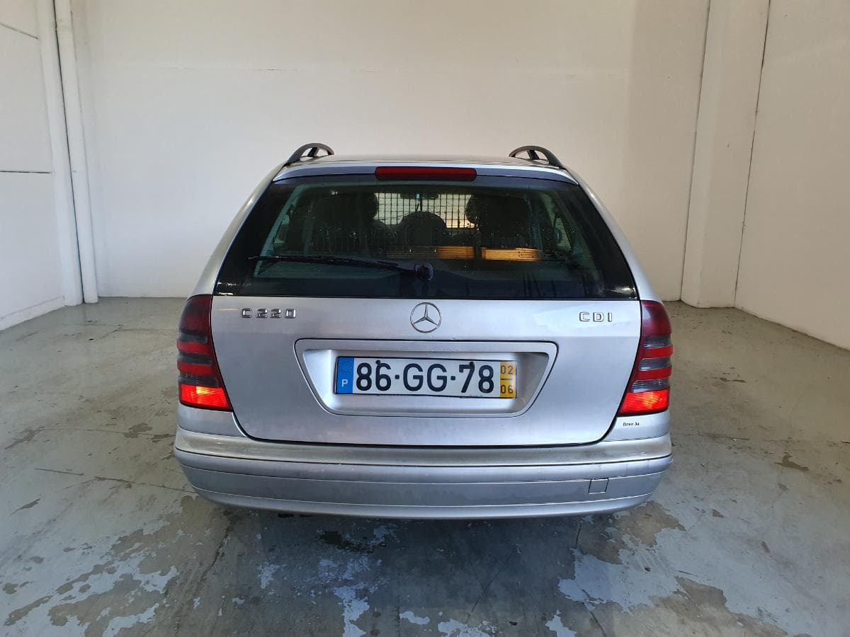 Mercedes-Benz C220 2.2 CDI · Ano 2002 — imagem 7
