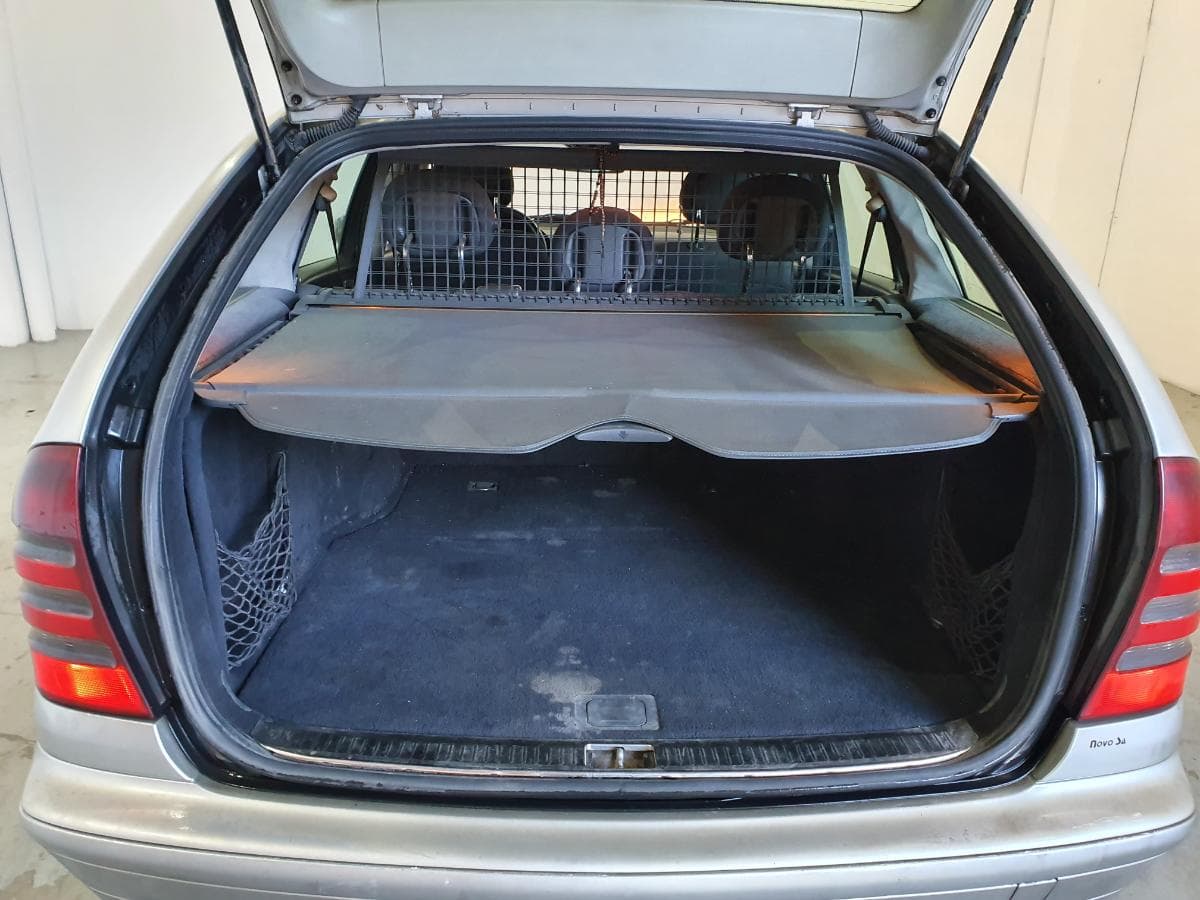 Mercedes-Benz C220 2.2 CDI · Ano 2002 — imagem 9