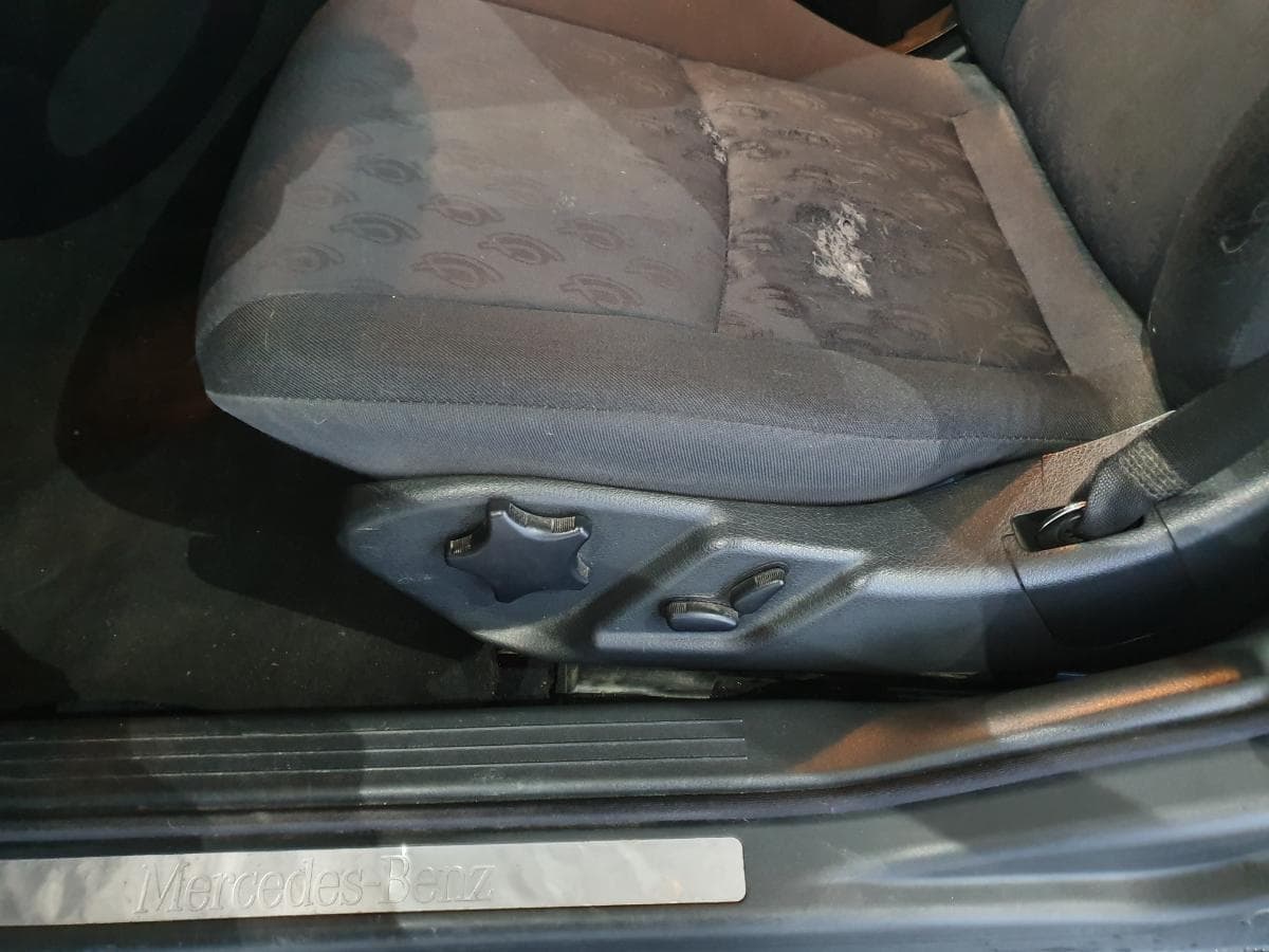 Mercedes-Benz C220 2.2 CDI · Ano 2002 — imagem 22