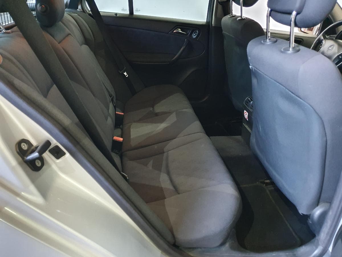 Mercedes-Benz C220 2.2 CDI · Ano 2002 — imagem 25