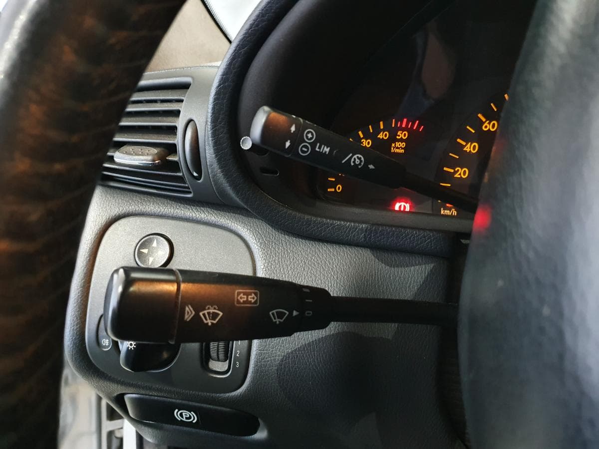 Mercedes-Benz C220 2.2 CDI · Ano 2002 — imagem 43