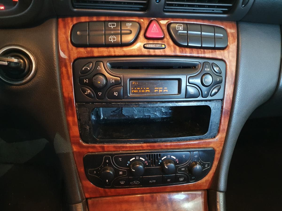 Mercedes-Benz C220 2.2 CDI · Ano 2002 — imagem 44