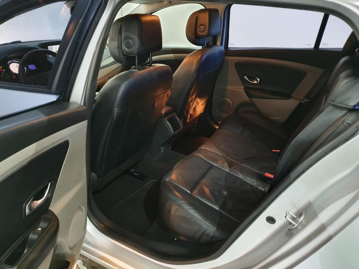 Renault Mégane 1.5 DCI · Ano 2010 — imagem 27