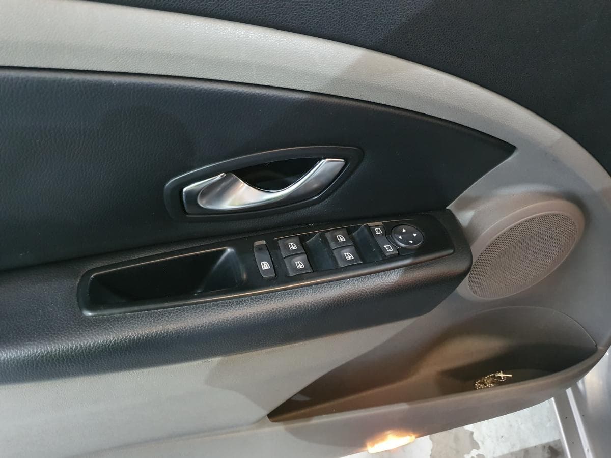 Renault Mégane 1.5 DCI · Ano 2010 — imagem 35