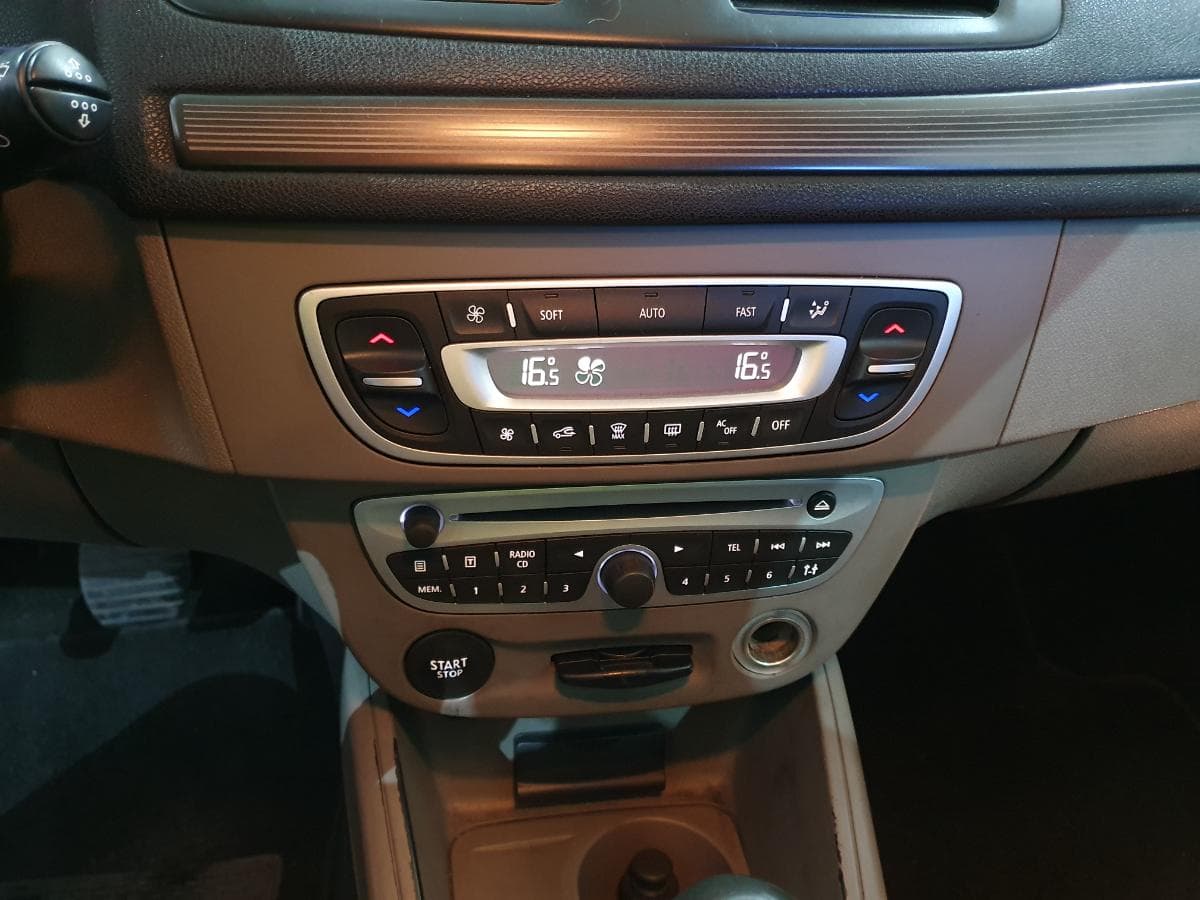 Renault Mégane 1.5 DCI · Ano 2010 — imagem 36
