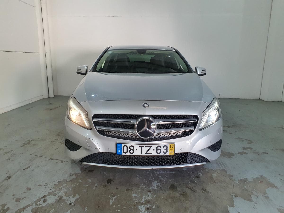 Mercedes-Benz A180 1.5CDI · Ano 2013 — imagem 4