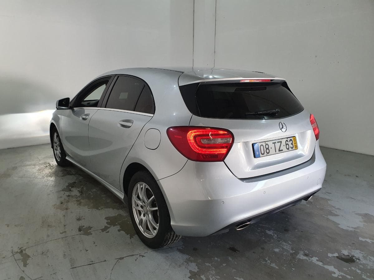 Mercedes-Benz A180 1.5CDI · Ano 2013 — imagem 8
