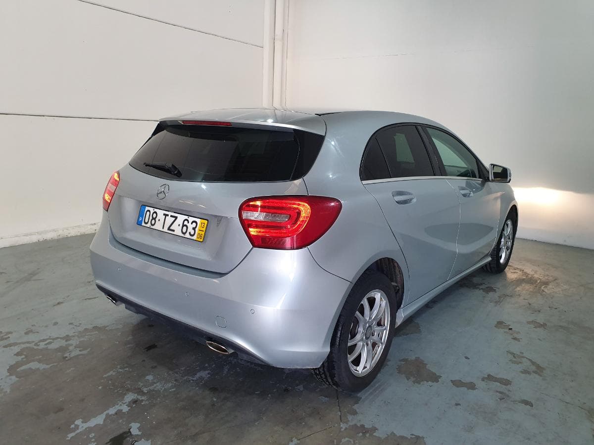 Mercedes-Benz A180 1.5CDI · Ano 2013 — imagem 11
