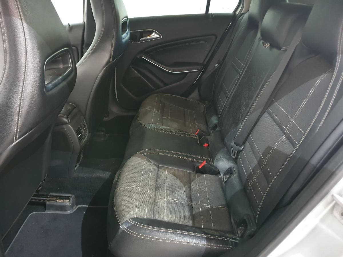 Mercedes-Benz A180 1.5CDI · Ano 2013 — imagem 23